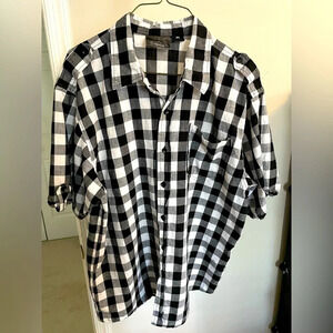 Clench Men’s shorts sleeve shirt w/collar.  3XL black & white checkered. Cotton